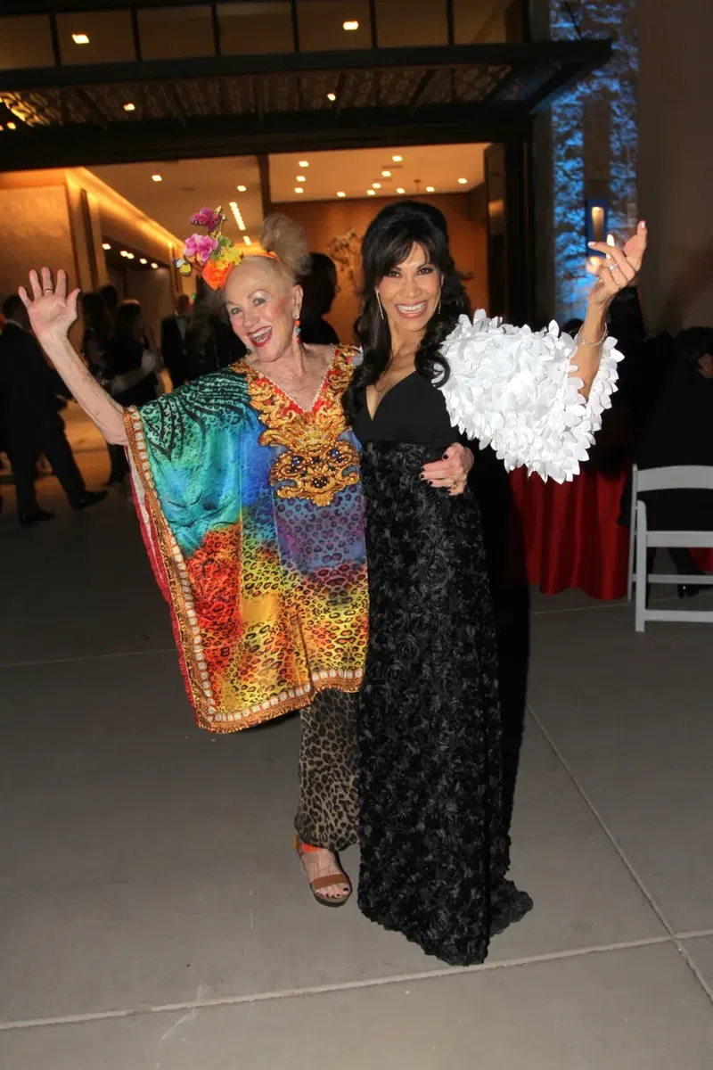 Two guests celebrating at An Evening with Trends 2022